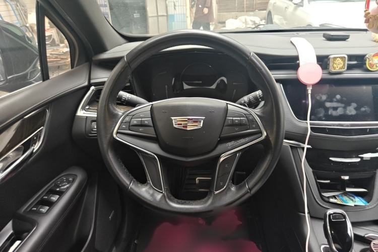 Used Cadillac XT5 2018 28E Four-Wheel Drive Tech Version Steering Wheel