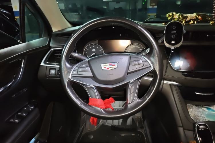 Used Cadillac XT5 2018 28T Four-Wheel Drive Luxury Model Steering Wheel