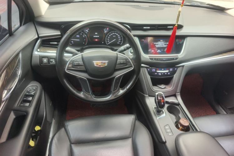 Used Cadillac XT5 2018 28T Four-Wheel Drive Luxury Model Steering Wheel