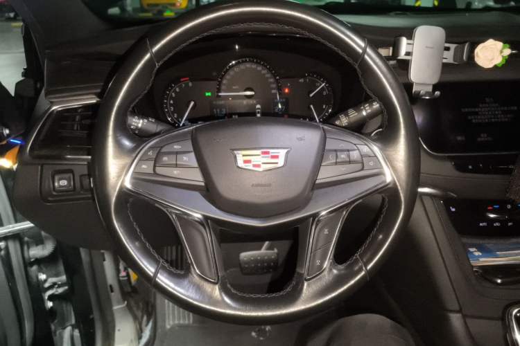 Used Cadillac XT5 2018 28E Four-Wheel Drive Tech Version Steering Wheel