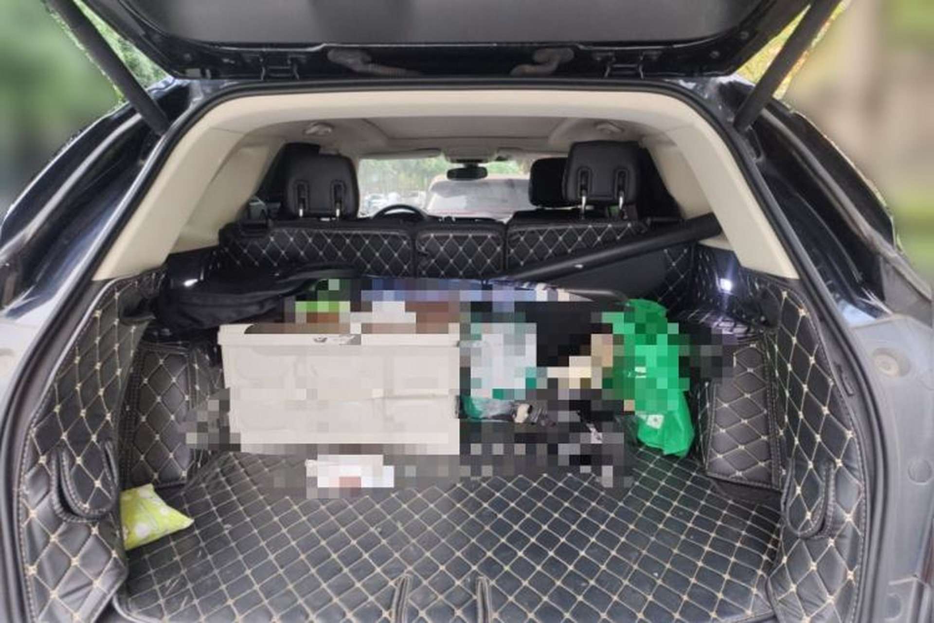 Used Cadillac XT5 2018 25T Luxury Model Trunk