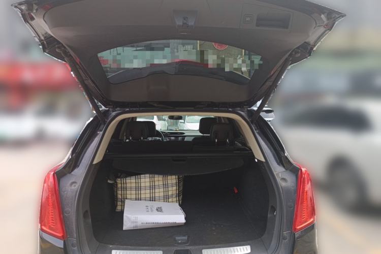 Used Cadillac XT5 2018 25T Luxury Model Trunk