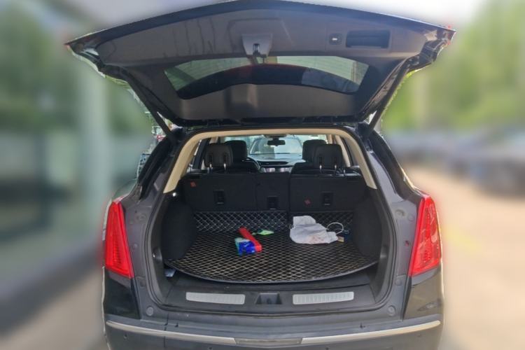 Used Cadillac XT5 2018 25T Luxury Model Trunk
