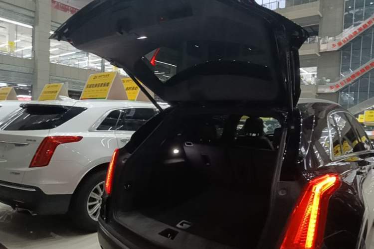 Used Cadillac XT5 2018 28E Four-Wheel Drive Tech Version Trunk