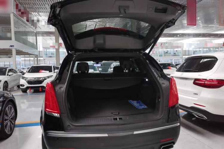 Used Cadillac XT5 2018 28E Four-Wheel Drive Tech Version Trunk