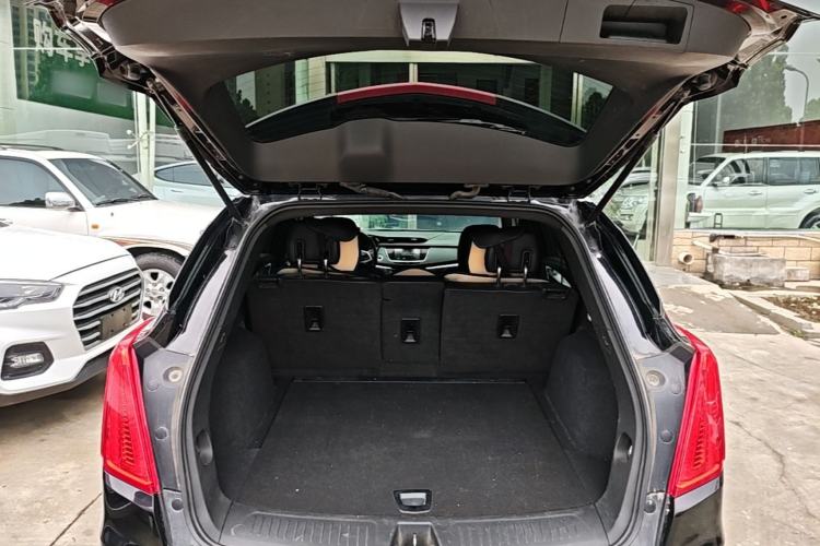 Used Cadillac XT5 2018 28E Four-Wheel Drive Tech Version Trunk