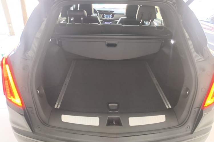 Used Cadillac XT5 2018 28E Four-Wheel Drive Leading Version Trunk