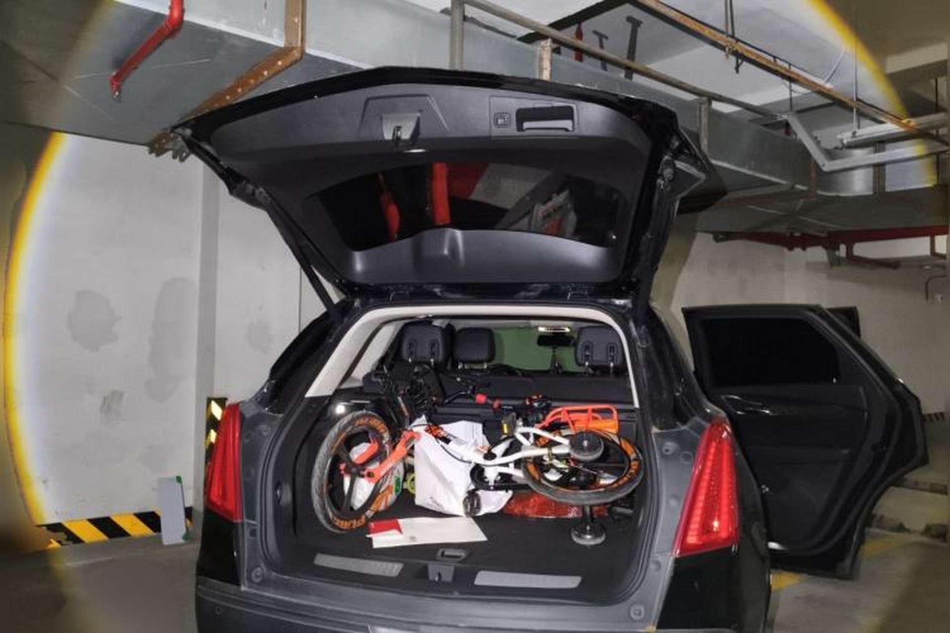 Used Cadillac XT5 2018 25T Luxury Model Trunk
