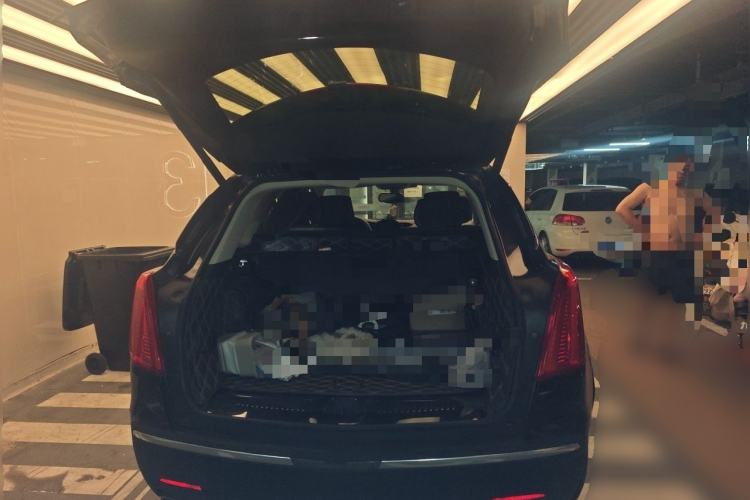 Used Cadillac XT5 2018 25T Luxury Model Trunk