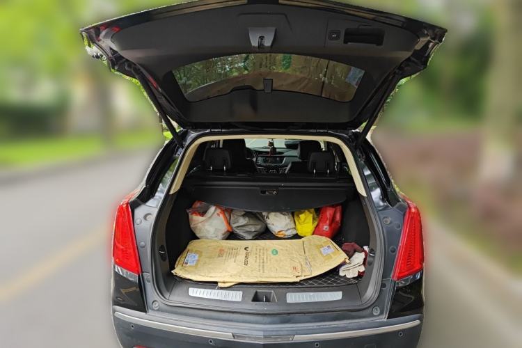 Used Cadillac XT5 2018 28T Four-Wheel Drive Luxury Model Trunk
