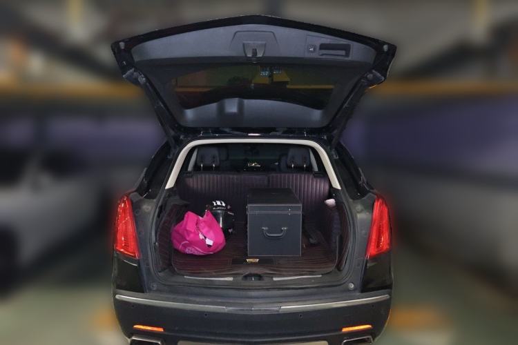 Used Cadillac XT5 2018 28T Four-Wheel Drive Luxury Model Trunk