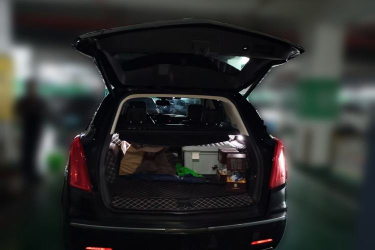 Used Cadillac XT5 2018 25T Luxury Model Trunk