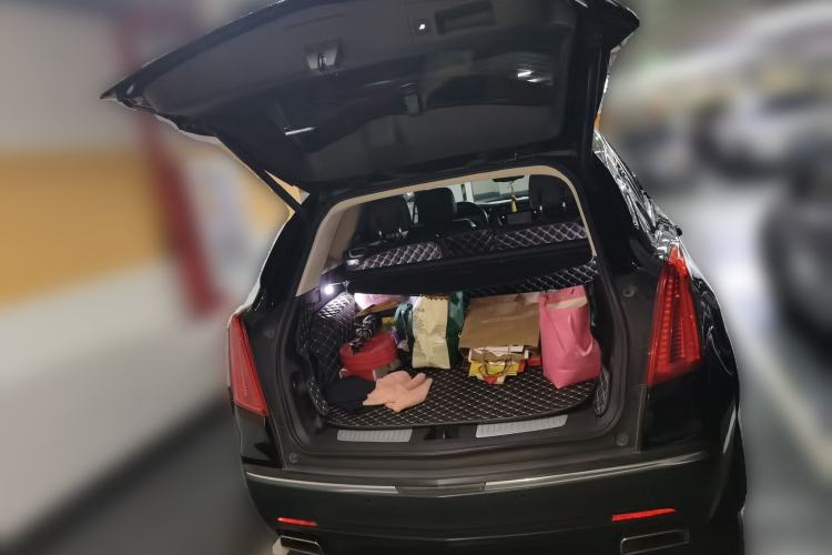 Used Cadillac XT5 2018 28T Four-Wheel Drive Luxury Model Trunk