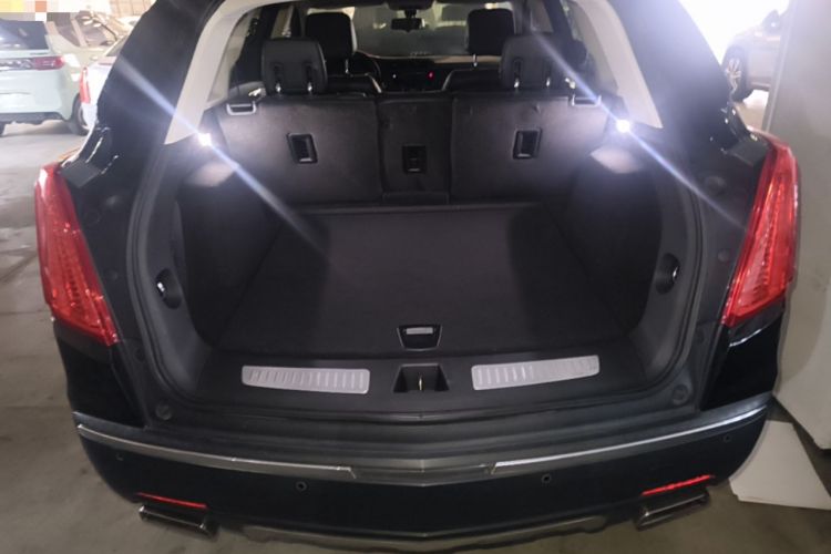 Used Cadillac XT5 2018 28T Four-Wheel Drive Luxury Model Trunk