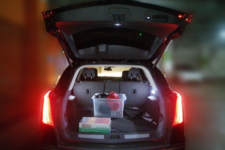 Used Cadillac XT5 2018 25T Luxury Model Trunk