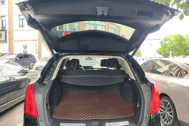 Used Cadillac XT5 2018 28T Four-Wheel Drive Luxury Model Trunk