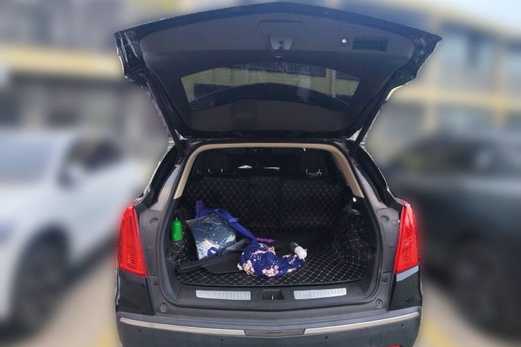 Used Cadillac XT5 2018 28T Four-Wheel Drive Luxury Model Trunk