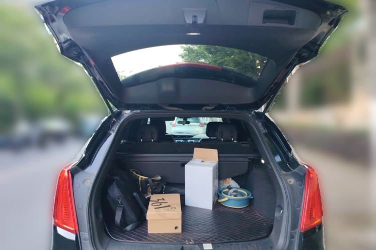 Used Cadillac XT5 2018 28E Four-Wheel Drive Tech Version Trunk