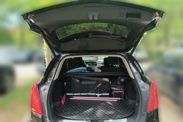 Used Cadillac XT5 2018 25T Luxury Model Trunk