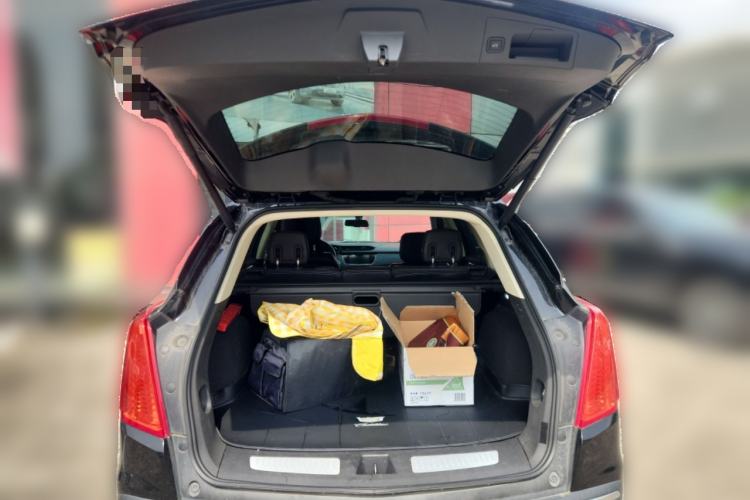 Used Cadillac XT5 2018 25T Luxury Model Trunk