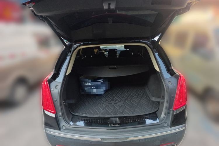 Used Cadillac XT5 2018 25T Luxury Model Trunk