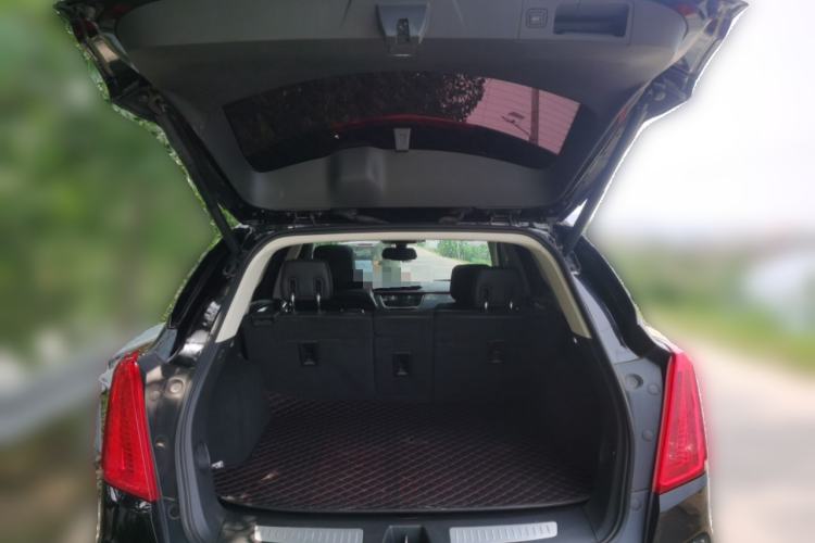 Used Cadillac XT5 2018 25T Luxury Model Trunk