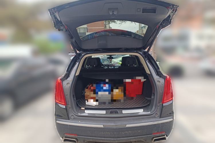Used Cadillac XT5 2018 25T Luxury Model Trunk