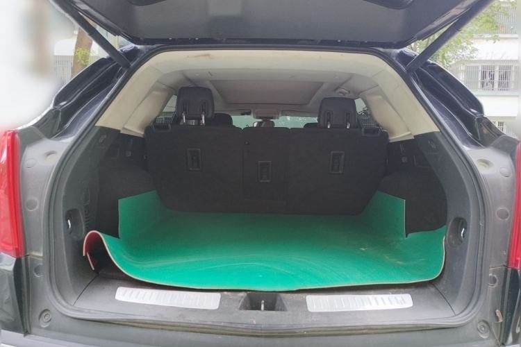 Used Cadillac XT5 2018 25T Luxury Model Trunk