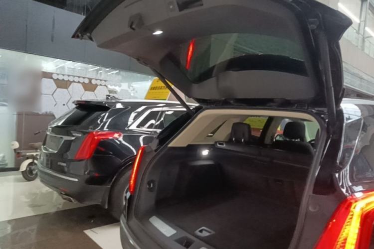 Used Cadillac XT5 2018 28T Four-Wheel Drive Luxury Model Trunk