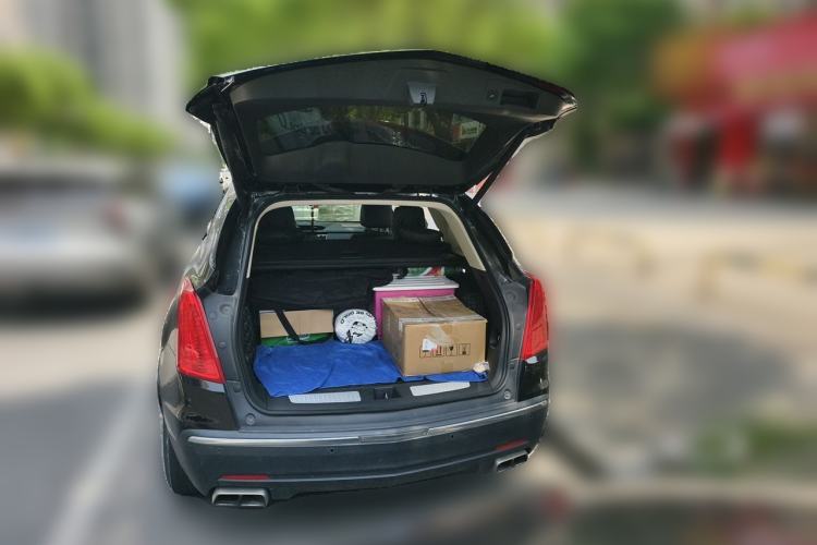 Used Cadillac XT5 2018 25T Luxury Model Trunk