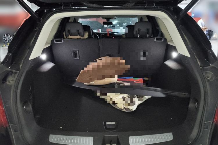 Used Cadillac XT5 2018 25T Luxury Model Trunk