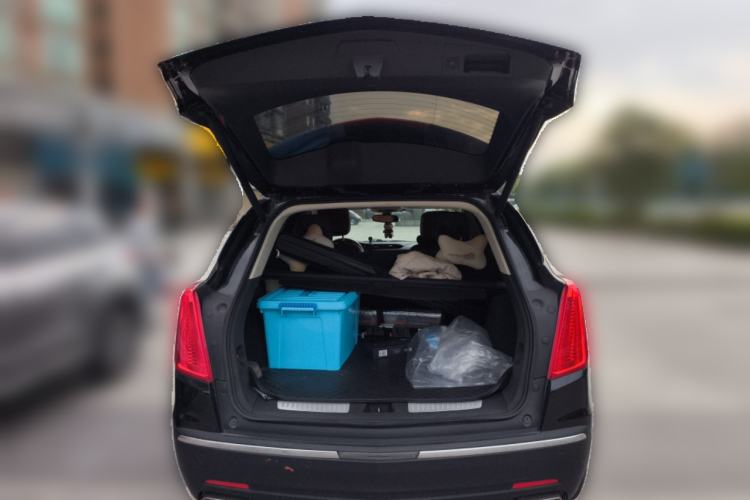 Used Cadillac XT5 2018 25T Luxury Model Trunk