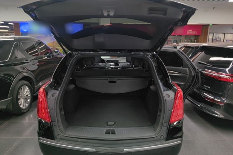 Used Cadillac XT5 2018 28E Four-Wheel Drive Tech Version Trunk