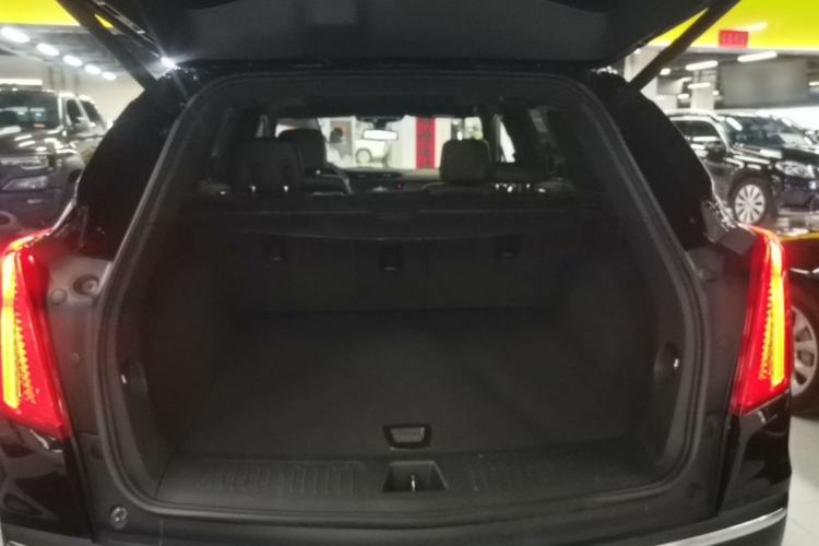 Used Cadillac XT5 2018 28E Four-Wheel Drive Tech Version Trunk