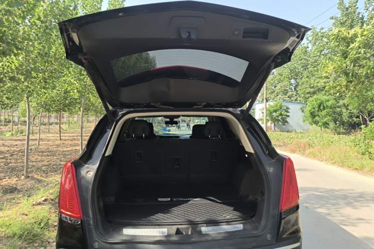 Used Cadillac XT5 2018 28T Four-Wheel Drive Luxury Model Trunk