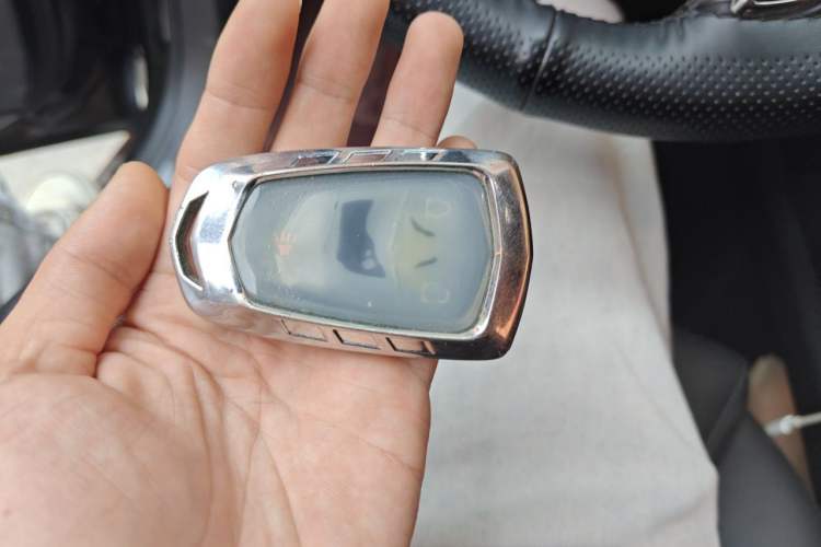 Used Cadillac XT5 2018 28E Four-Wheel Drive Tech Version Vehicle Key