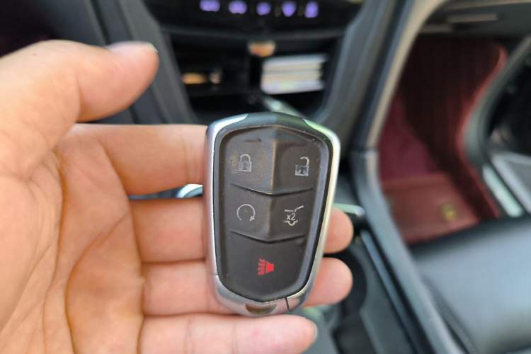 Used Cadillac XT5 2018 25T Luxury Model Vehicle Key