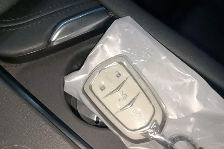 Used Cadillac XT5 2018 28E Four-Wheel Drive Tech Version Vehicle Key