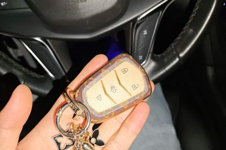 Used Cadillac XT5 2018 28E Four-Wheel Drive Tech Version Vehicle Key
