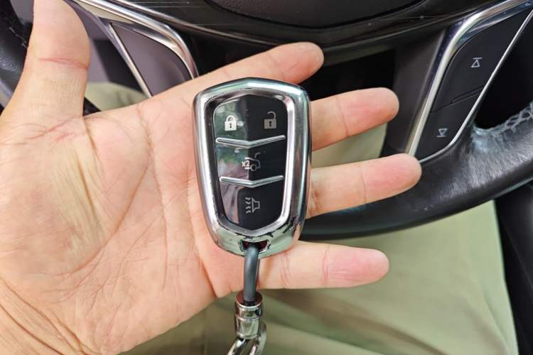 Used Cadillac XT5 2018 25T Luxury Model Vehicle Key