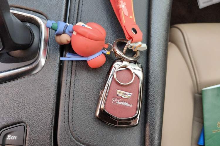 Used Cadillac XT5 2018 28E 4x4 Platinum Edition Vehicle Key