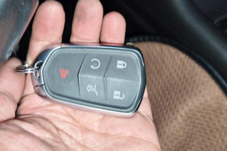 Used Cadillac XT5 2018 25T Luxury Model Vehicle Key
