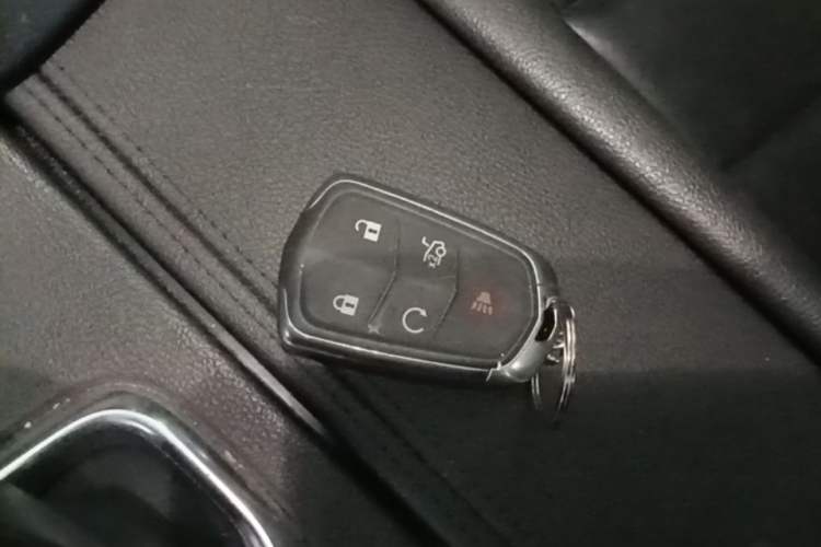 Used Cadillac XT5 2018 25T Luxury Model Vehicle Key