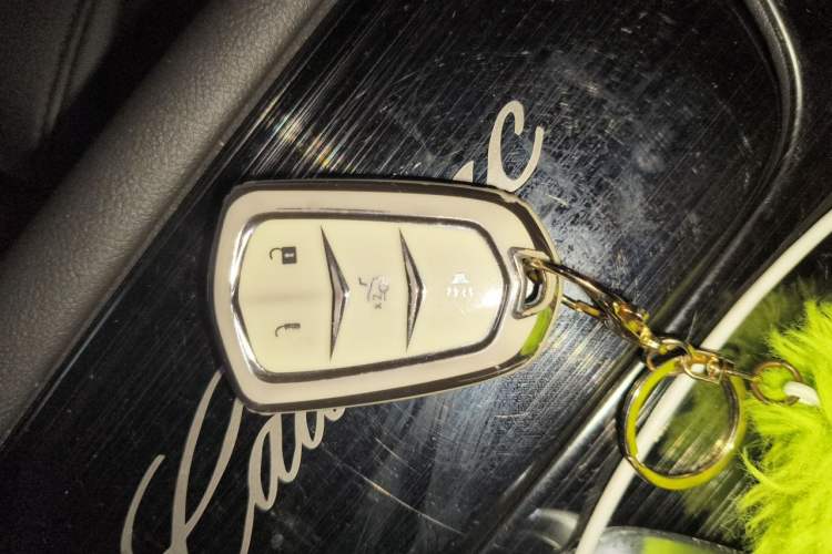 Used Cadillac XT5 2018 28E Four-Wheel Drive Tech Version Vehicle Key