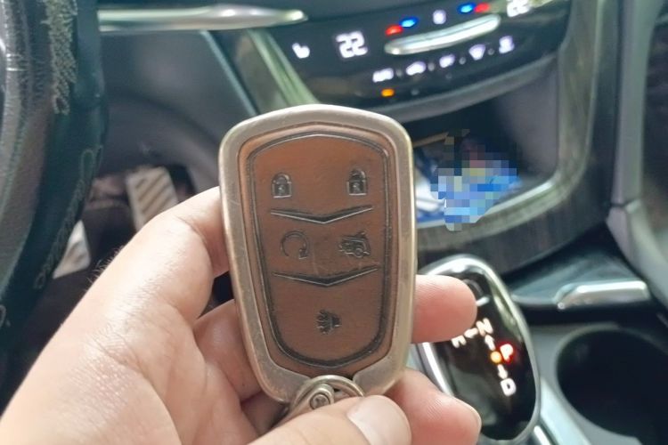 Used Cadillac XT5 2018 25T Luxury Model Vehicle Key