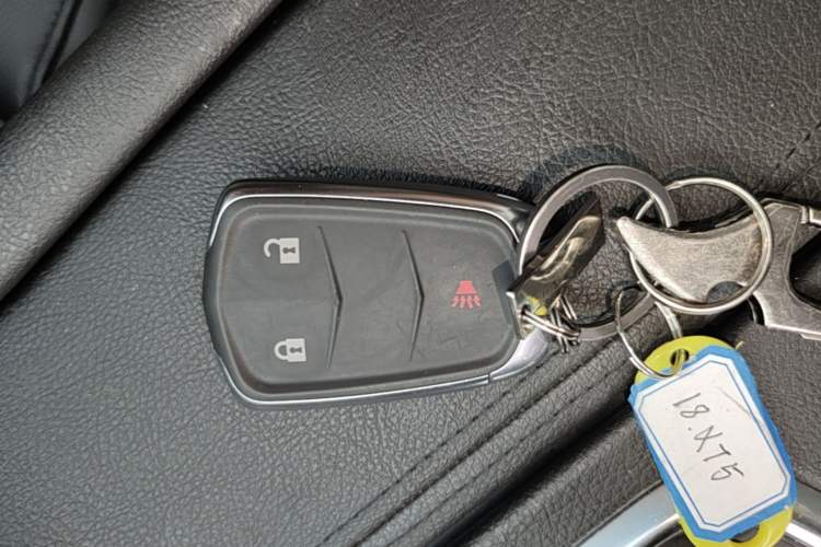 Used Cadillac XT5 2018 28E Four-Wheel Drive Tech Version Vehicle Key