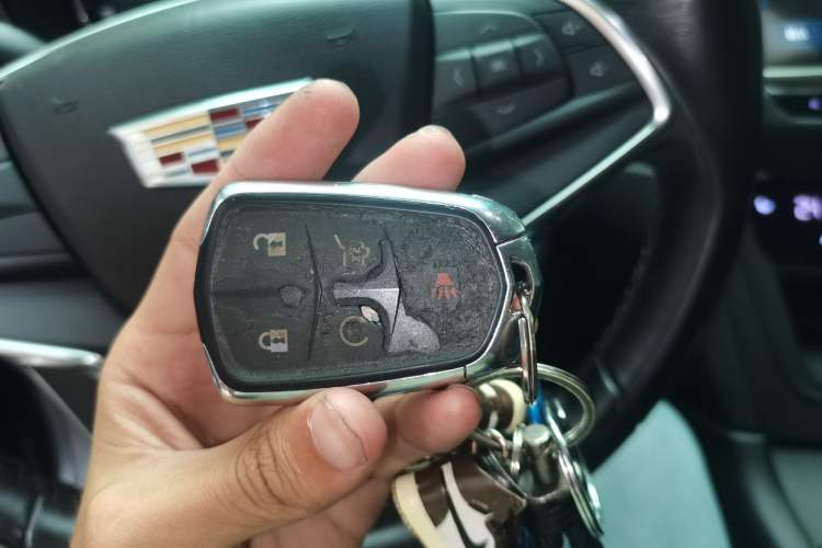 Used Cadillac XT5 2018 25T Luxury Model Vehicle Key