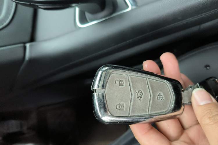 Used Cadillac XT5 2018 28E Four-Wheel Drive Tech Version Vehicle Key