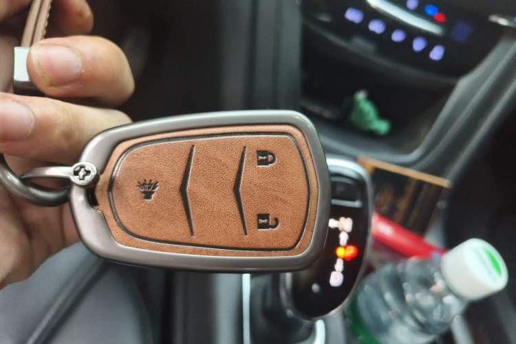 Used Cadillac XT5 2018 25T Tech Model Vehicle Key