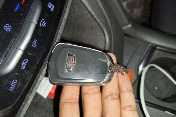 Used Cadillac XT5 2018 25T Luxury Model Vehicle Key